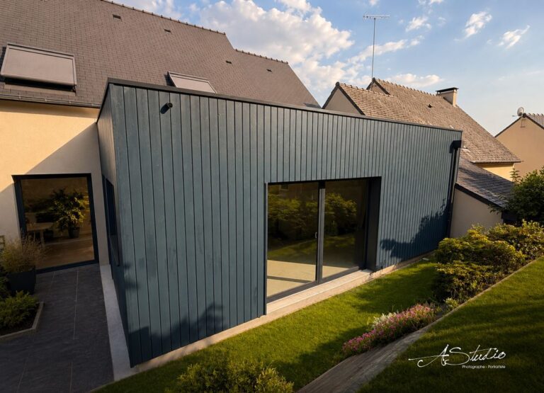 extension ossature bois Fougères bardage Orlo bleu canon